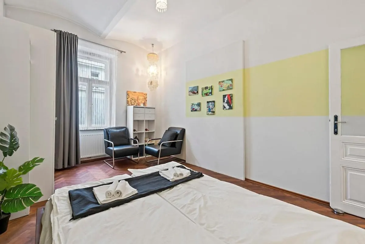 Apartmán 2 Bedroom Vintage Apartment, Garden, Near Schoenbrunn Vídeň Rakousko